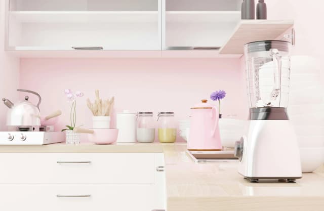 Best mixer grinder in India 2026 — steel and plastic jars on a kitchen counter.